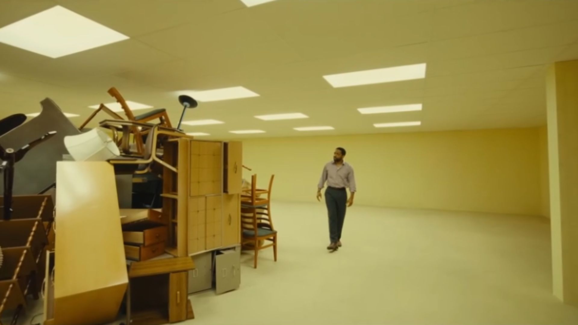 Le Trailer De Backrooms Un Film Cr Par Un Vid aste De 19 Ans Les le-trailer-de-backrooms-un-film-cr-par-un-vid-aste-de-19-ans-les